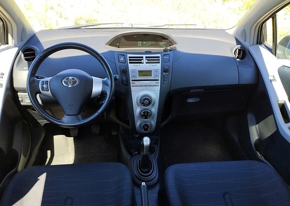 Toyota Yaris cena 15000 przebieg: 127000, rok produkcji 2008 z Legnica małe 326